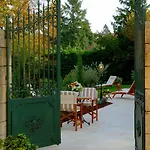Clos La Boetie &