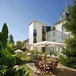 Clos La Boetie & Sarlat-la-Canéda
