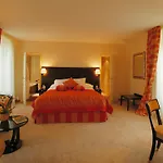 Clos La Boetie & 4*