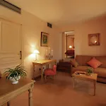 Szálloda Clos La Boetie & 4*