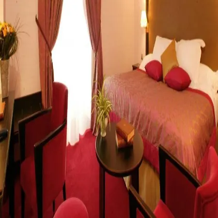 Clos La Boetie & Hotel