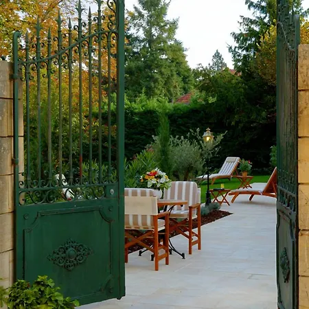 Clos La Boetie &