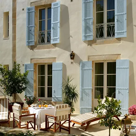 Clos La Boetie & Hotell 4*