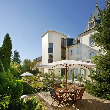 Clos La Boetie & Sarlat-la-Canéda