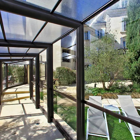 Hotel Clos La Boetie & 4*