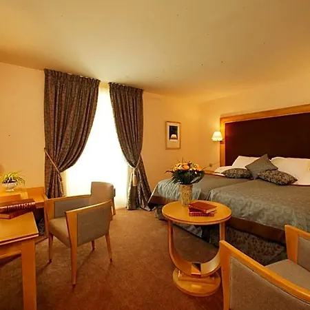 Clos La Boetie & Ξενοδοχείο 4*