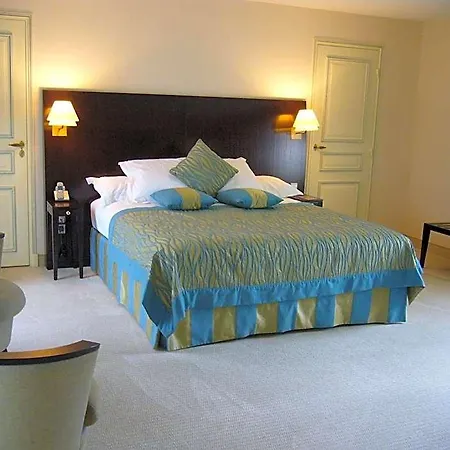 Clos La Boetie & 4*