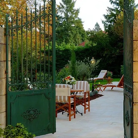 Clos La Boetie & Hotel 4*