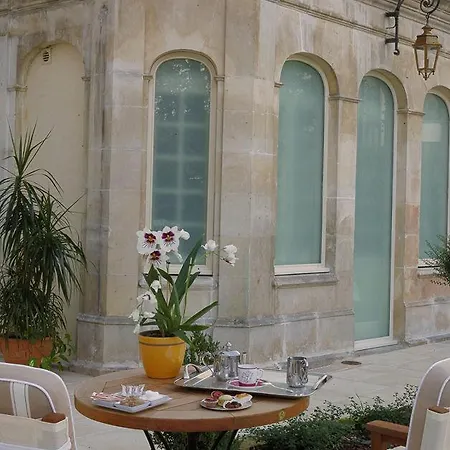 Clos La Boetie & Hotel 4*