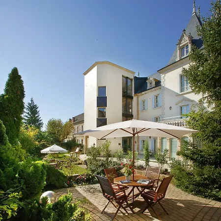 Clos La Boetie & 4*