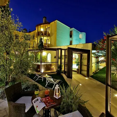 Clos La Boetie & Hotel