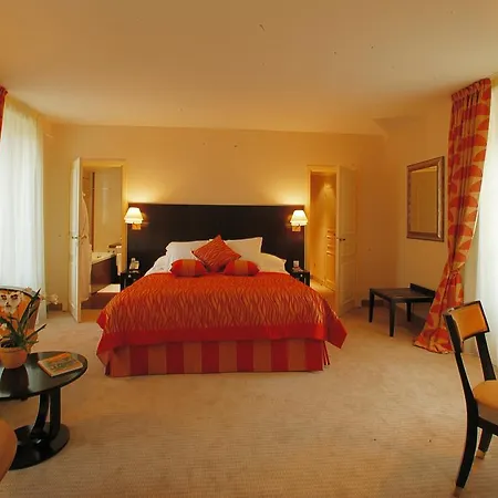 Clos La Boetie & 4*