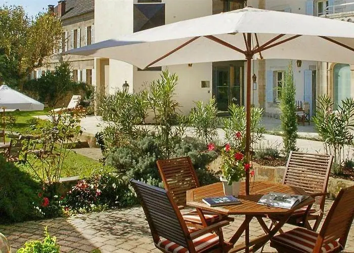 Clos La Boetie & Sarlat-la-Caneda