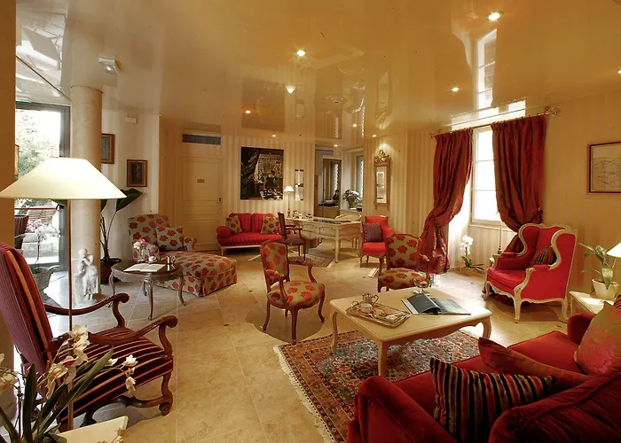 Clos La Boetie & Hotel 4*