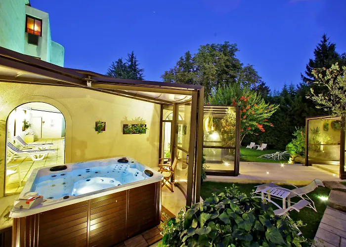 Clos La Boetie & Sarlat