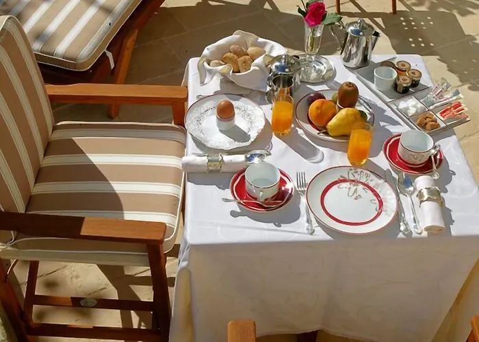 Clos La Boetie & Hotel