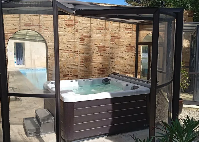 Clos La Boetie & Hotel