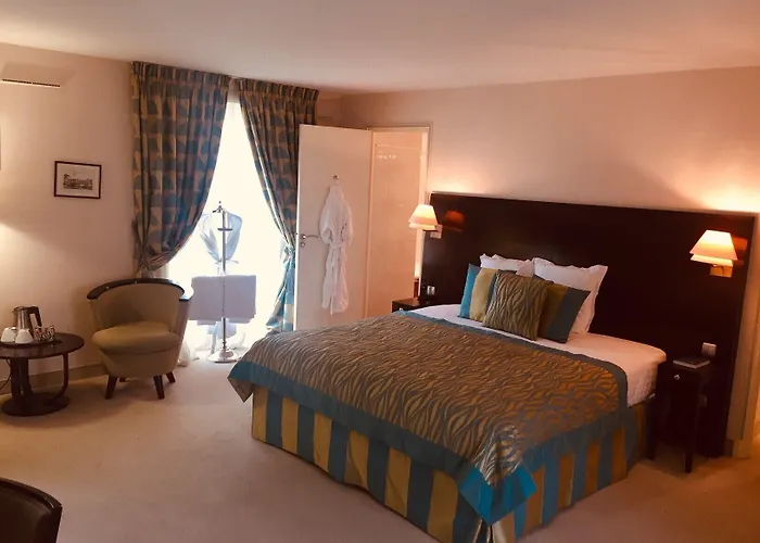 Clos La Boetie & Hotel