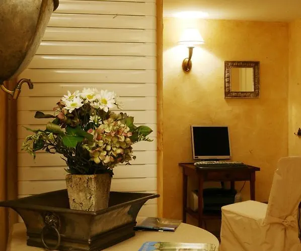 Hotel Clos La Boetie &